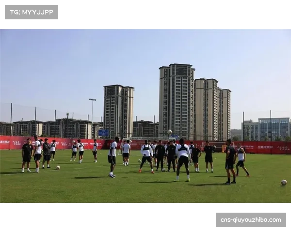 杜月徵进球助铜梁龙战平 年轻前锋展现出色把握能力